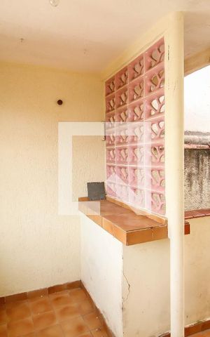 Casa à venda com 170m², 2 quartos e 2 vagas Casa à venda com 170m², 2 quartos e 2 vagasVaranda
