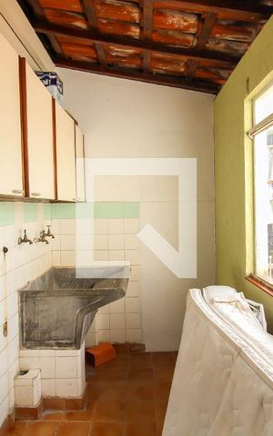 Casa à venda com 170m², 2 quartos e 2 vagas Casa à venda com 170m², 2 quartos e 2 vagasÁrea de Serviço