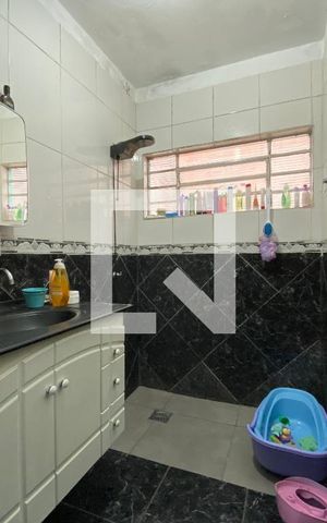 Casa para alugar com 180m², 4 quartos e sem vagaBanheiro da Suíte