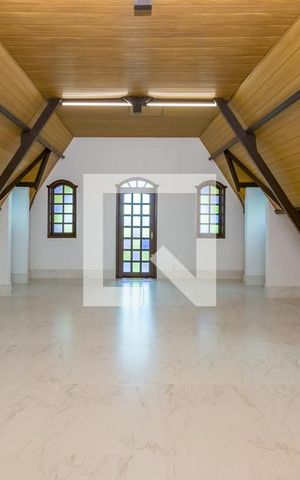 Casa à venda com 280m², 4 quartos e 6 vagas Casa à venda com 280m², 4 quartos e 6 vagasSala 2