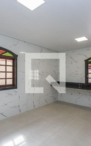 Casa à venda com 280m², 4 quartos e 6 vagas Casa à venda com 280m², 4 quartos e 6 vagasCozinha