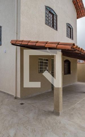 Casa à venda com 280m², 4 quartos e 6 vagas Casa à venda com 280m², 4 quartos e 6 vagasQuintal
