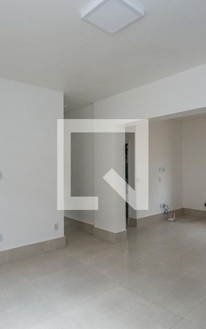 Casa à venda com 280m², 4 quartos e 6 vagas Casa à venda com 280m², 4 quartos e 6 vagasSala