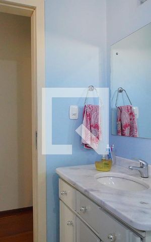 Casa à venda com 260m², 3 quartos e 2 vagasBanheiro Corredor