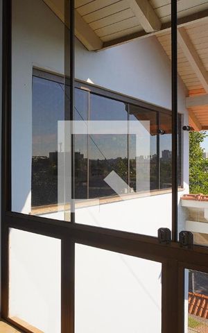 Casa à venda com 260m², 3 quartos e 2 vagasSuíte - Vista