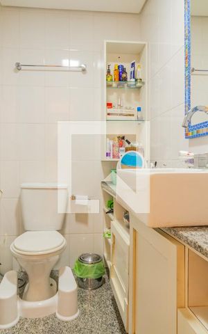 Casa de condomínio à venda com 107m², 3 quartos e 2 vagas Casa de condomínio à venda com 107m², 3 quartos e 2 vagasBanheiro da Suíte
