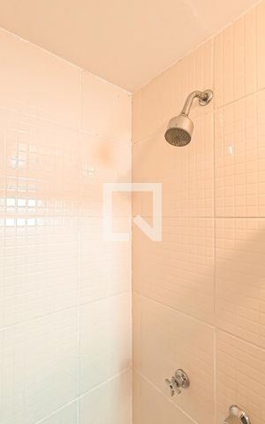 Apartamento para alugar com 44m², 2 quartos e sem vaga Apartamento para alugar com 44m², 2 quartos e sem vagaBanheiro