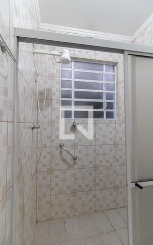 Apartamento para alugar com 60m², 2 quartos e sem vaga Apartamento para alugar com 60m², 2 quartos e sem vagaBanheiro 1
