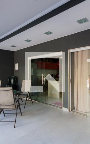 Casa de condomínio à venda com 482m², 4 quartos e 3 vagas Casa de condomínio à venda com 482m², 4 quartos e 3 vagasVaranda dos Fundos