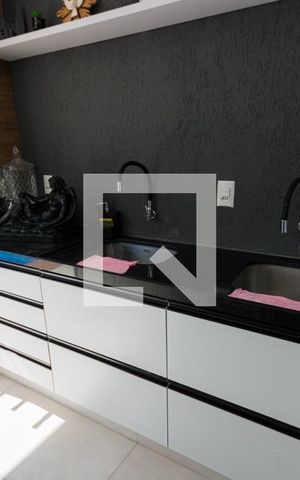 Casa de condomínio à venda com 482m², 4 quartos e 3 vagas Casa de condomínio à venda com 482m², 4 quartos e 3 vagasEspaço Gourmet
