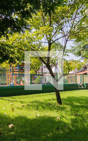 Casa de condomínio à venda com 482m², 4 quartos e 3 vagas Casa de condomínio à venda com 482m², 4 quartos e 3 vagasCondomínio