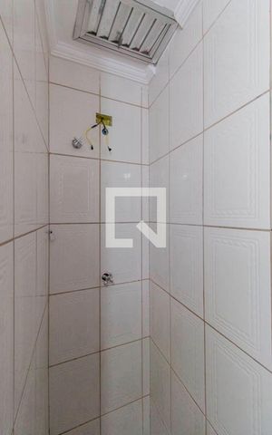 Casa à venda com 170m², 3 quartos e 2 vagas Casa à venda com 170m², 3 quartos e 2 vagasBanheiro