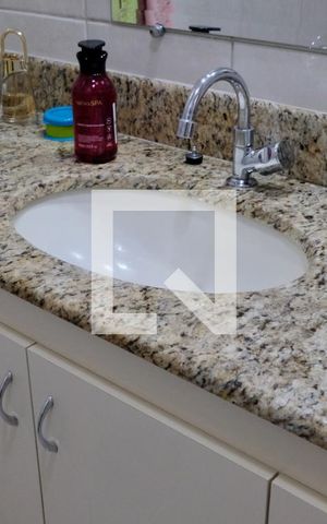 Apartamento à venda com 111m², 3 quartos e sem vaga Apartamento à venda com 111m², 3 quartos e sem vagaBanheiro