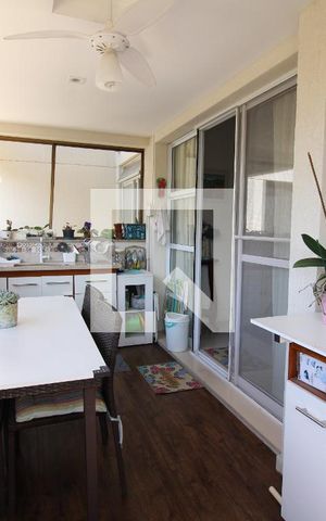 Apartamento à venda com 98m², 3 quartos e 2 vagasVaranda