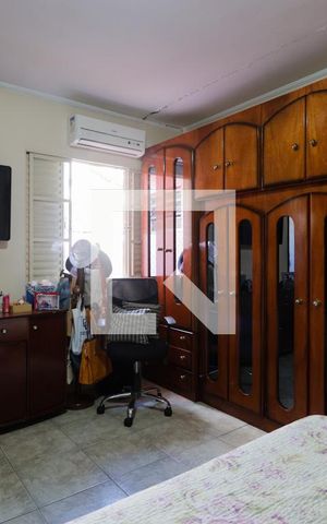 Casa à venda com 180m², 3 quartos e 3 vagasSuíte
