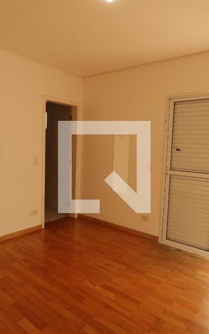 Casa para alugar com 323m², 4 quartos e 4 vagasSuíte
