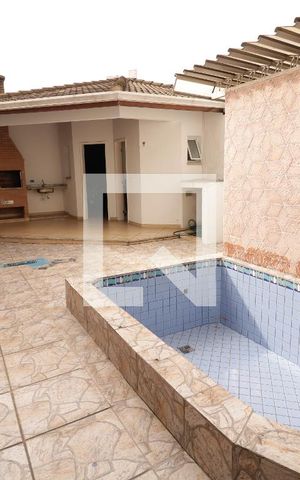 Casa para alugar com 323m², 4 quartos e 4 vagasÁreacomumPiscina02