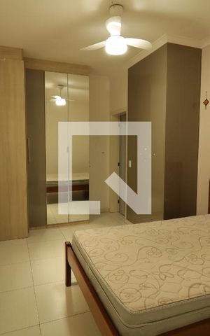 Casa para alugar com 323m², 4 quartos e 4 vagasSuíte