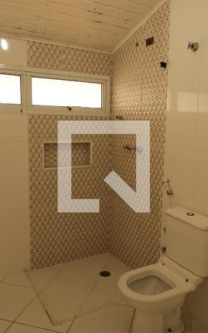 Casa para alugar com 323m², 4 quartos e 4 vagasBanheiro