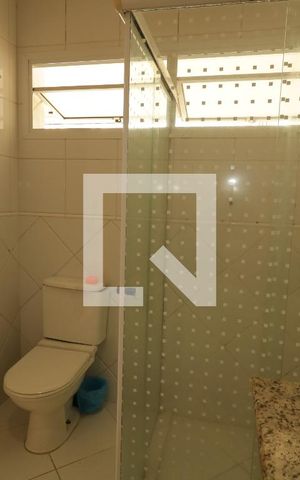 Casa para alugar com 323m², 4 quartos e 4 vagasBanheiro