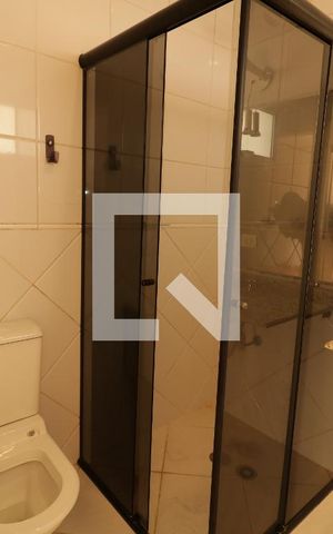 Casa para alugar com 323m², 4 quartos e 4 vagasBanheiro
