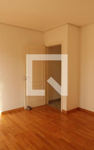 Casa para alugar com 323m², 4 quartos e 4 vagasSuíte