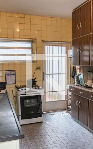 Casa à venda com 346m², 3 quartos e 5 vagas Casa à venda com 346m², 3 quartos e 5 vagasCozinha