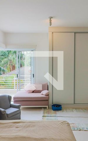 Casa à venda com 400m², 4 quartos e 3 vagas Casa à venda com 400m², 4 quartos e 3 vagasQuarto 1 Suite