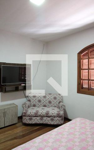 Casa à venda com 360m², 4 quartos e 4 vagasSuite
