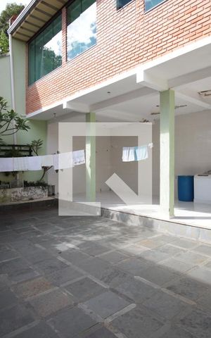 Casa à venda com 360m², 4 quartos e 4 vagasArea de Serviço