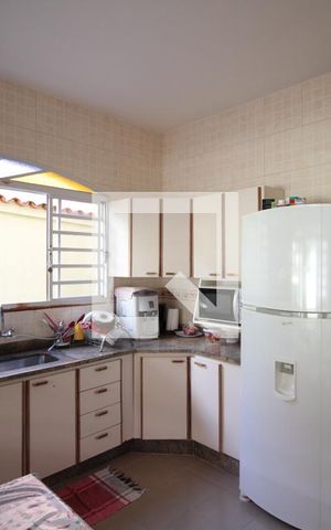Casa à venda com 360m², 4 quartos e 4 vagasCozinha