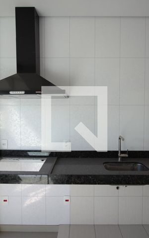 Casa à venda com 360m², 4 quartos e 4 vagasCasa 2 - Cozinha e Area de Serviço