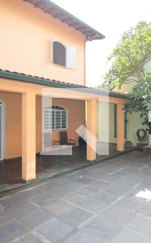 Casa à venda com 360m², 4 quartos e 4 vagasArea de Serviço