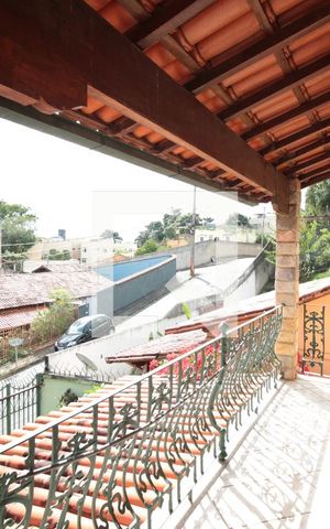 Casa à venda com 360m², 4 quartos e 4 vagasVaranda
