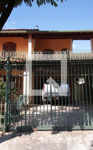 Casa à venda com 360m², 4 quartos e 4 vagasFachada