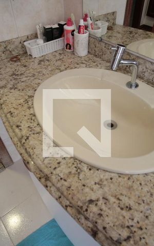 Casa à venda com 360m², 4 quartos e 4 vagasBanheiro Social 1