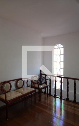 Casa à venda com 360m², 4 quartos e 4 vagasHall dos Dormitórios