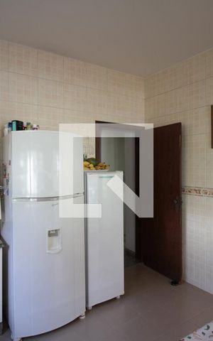 Casa à venda com 360m², 4 quartos e 4 vagasCozinha