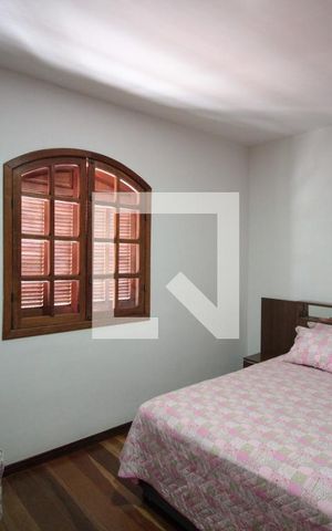 Casa à venda com 360m², 4 quartos e 4 vagasSuite