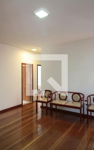 Casa à venda com 360m², 4 quartos e 4 vagasHall dos Dormitórios