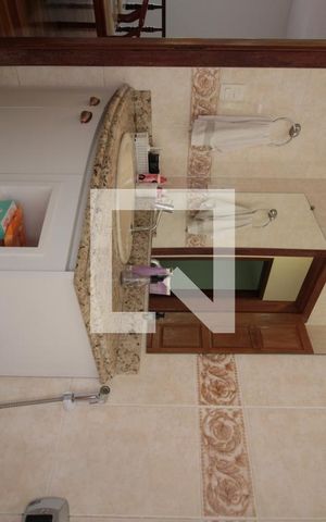 Casa à venda com 360m², 4 quartos e 4 vagasBanheiro Social 1