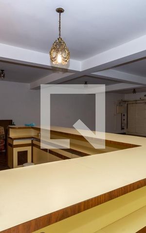 Casa à venda com 390m², 3 quartos e 4 vagas Casa à venda com 390m², 3 quartos e 4 vagasBar/Garagem