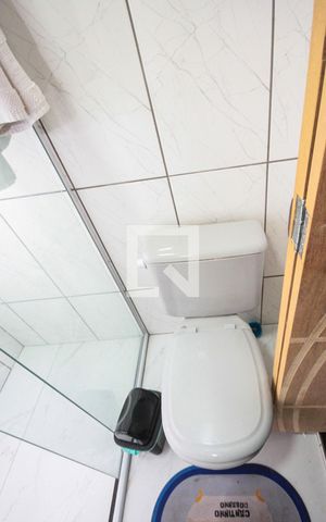 Casa à venda com 130m², 4 quartos e 2 vagas Casa à venda com 130m², 4 quartos e 2 vagasBanheiro 02