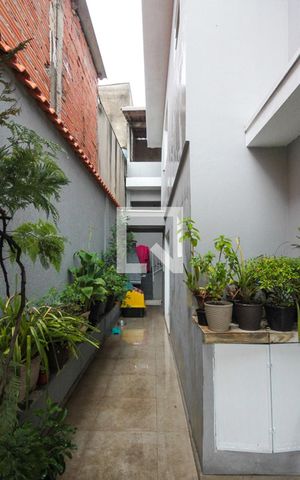 Casa à venda com 130m², 4 quartos e 2 vagas Casa à venda com 130m², 4 quartos e 2 vagascorredor lateral