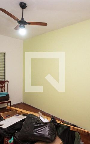 Casa à venda com 130m², 4 quartos e 2 vagas Casa à venda com 130m², 4 quartos e 2 vagasQuarto 02