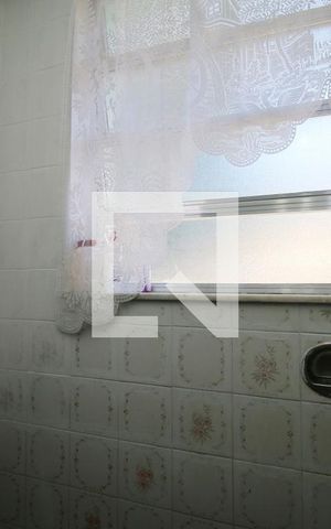 Apartamento para alugar com 60m², 2 quartos e sem vagaBanheiro
