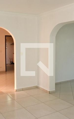 Casa à venda com 300m², 6 quartos e 4 vagasSala dois ambientes