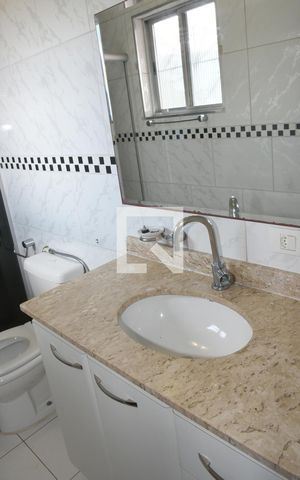 Casa à venda com 300m², 6 quartos e 4 vagasBanheiro