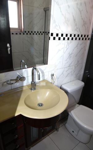 Casa à venda com 300m², 6 quartos e 4 vagasBanheiro da Suíte 2