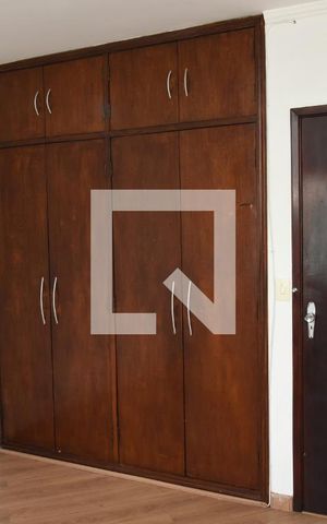 Casa à venda com 300m², 6 quartos e 4 vagasQuarto 4
